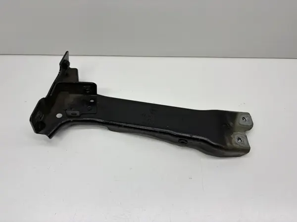 Support de garde-boue avant gauche Audi A3 8Y OEM 8Y0821131 image 2