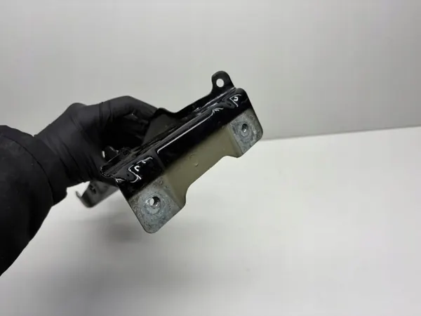 Support de garde-boue avant gauche Audi A3 8Y OEM 8Y0821131 image 5