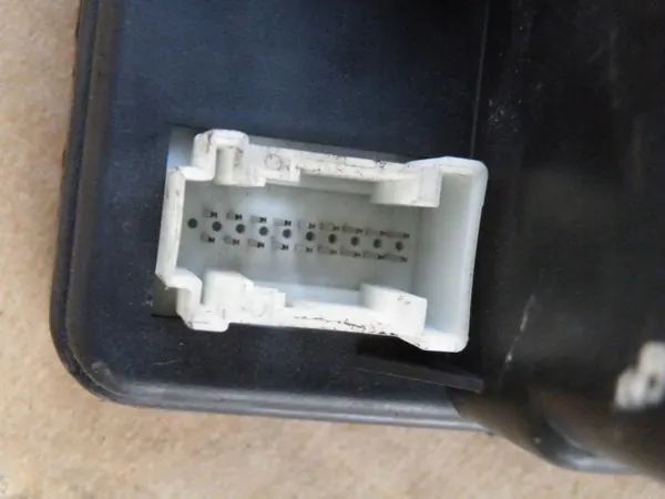 Pompe de verrouillage central Mercedes C W202 OEM 007828-05 image 10
