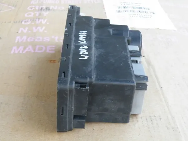 Pompe de verrouillage central Mercedes C W202 OEM 007828-05 image 3