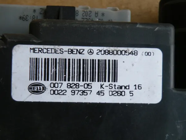 Pompe de verrouillage central Mercedes C W202 OEM 007828-05 image 6