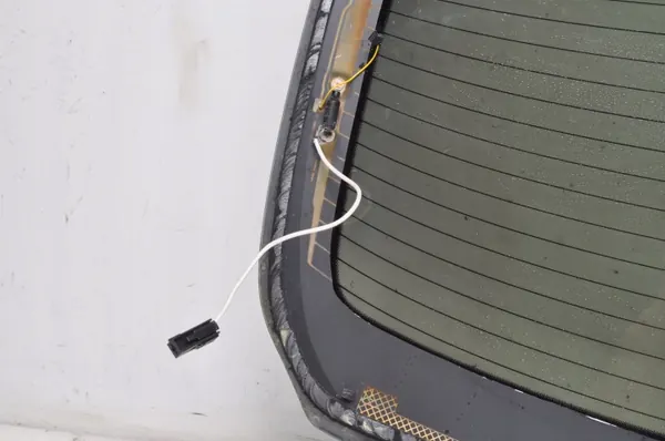 Mercedes E-Class W213 Rear Window OEM A2139059500 image 8