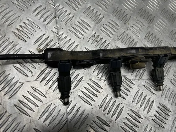 Carrera de inyección OEM 123654852 para Toyota Corolla E12 image 5