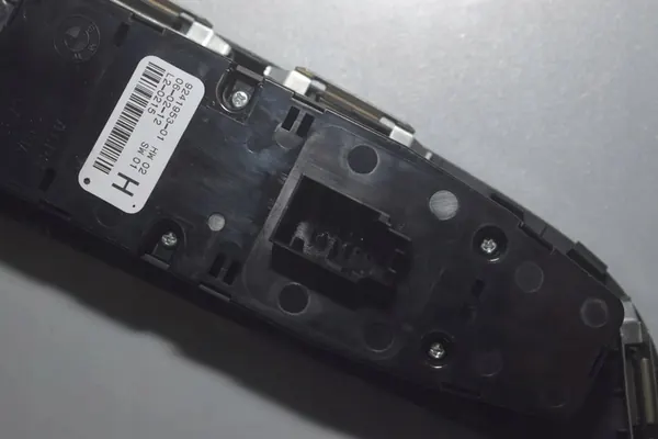 Fenstersteuerungstaste Vorne Links BMW 6 Gran Coupe (F06) OEM image 5