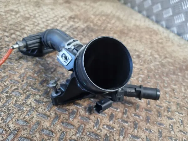 Luftrohr Mercedes B W247 165767603R image 2