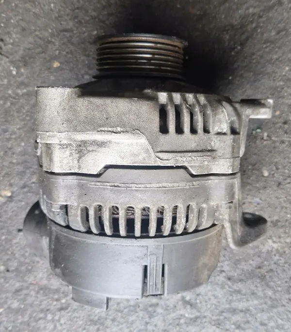 Vaihtovirtageneraattori Audi A6 C5 2.4 image 4
