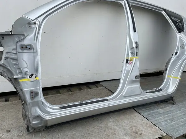 OEM 61312-42030 Vänster Sidolist för Toyota RAV4 III image 4