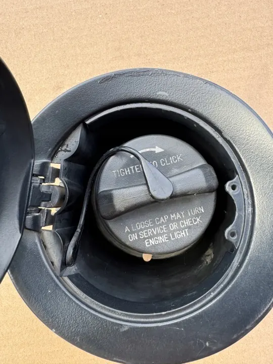 OEM 68086353 Tankdop voor Dodge Challenger image 3