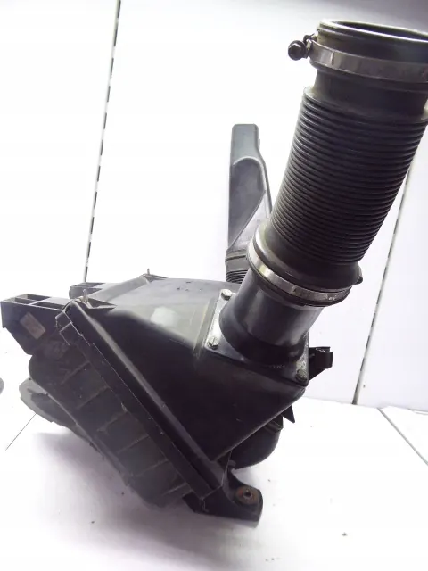 AUDI A4 B5 8D5 Luftfilterhus 2.4 V6 ALF image 2