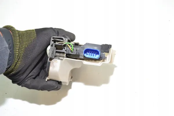 Left Front Door Lock VW Golf V Plus Octavia II Touran image 6