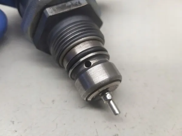 Brandstofdrukregelaar W205 C220 2.2 CDI A0000705746 image 3