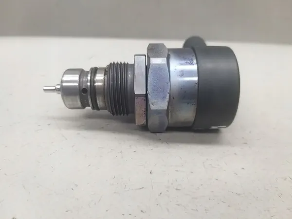 Brandstofdrukregelaar W205 C220 2.2 CDI A0000705746 image 5