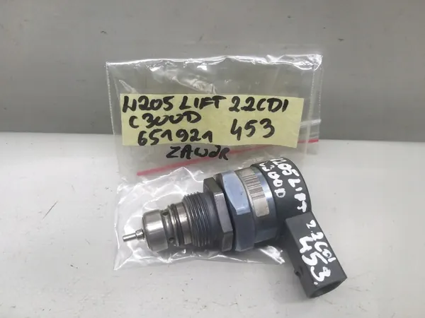 Brandstofdrukregelaar W205 C220 2.2 CDI A0000705746 image 8