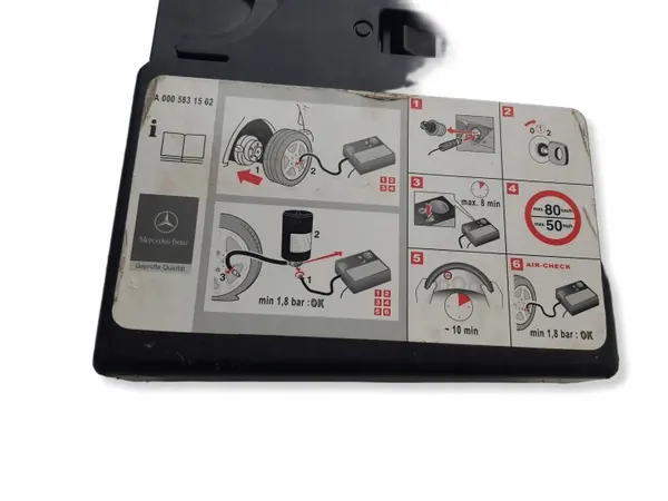 Mercedes-Benz GLA W156 verktygssats OEM A0005831502 image 3
