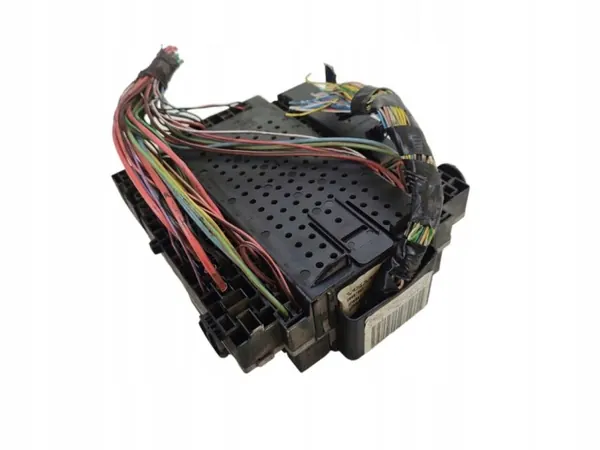 Sulakekotelo OEM 8691998 Volvo V70 II:lle 2000-2005 image 2