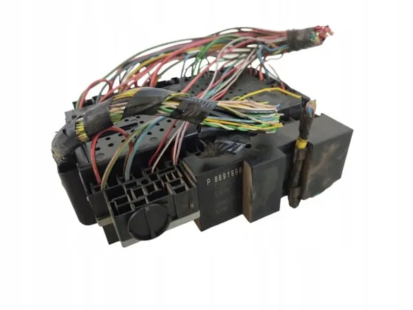 Sulakekotelo OEM 8691998 Volvo V70 II:lle 2000-2005 image 4