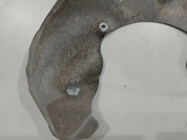 Audi A4 S4 B8 2011 Voorste remschijfbescherming image 2