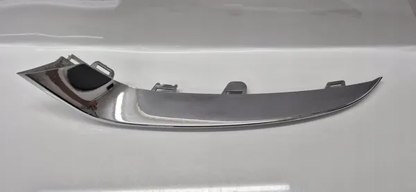 BMW 3 F34 GT Etupuskuri Trim Oikea image 2