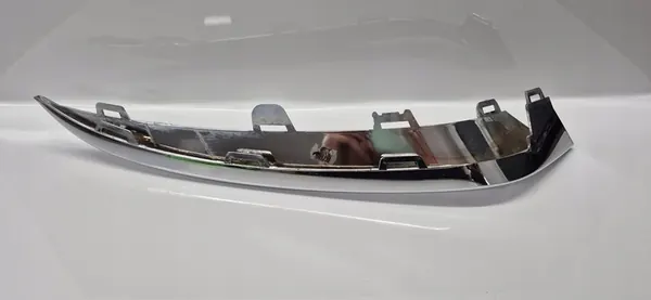 BMW 3 F34 GT Etupuskuri Trim Oikea image 3