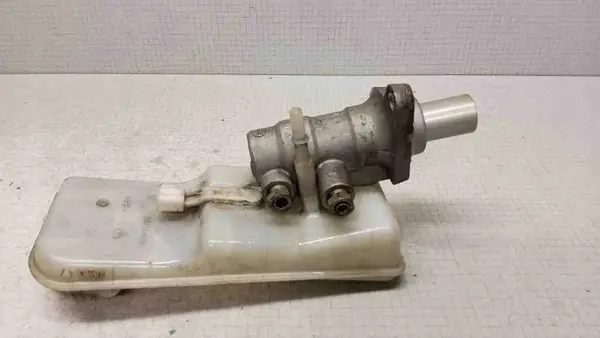 Ford Rempomp Reservoir OEM 03350890131 image 7