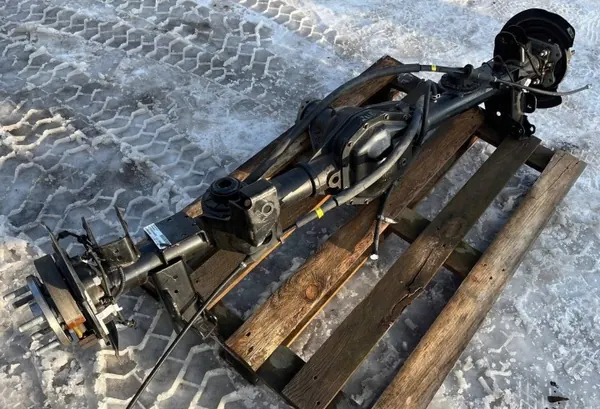 Achterdifferentieelbalk OEM 68576989AB Jeep Wrangler image 4