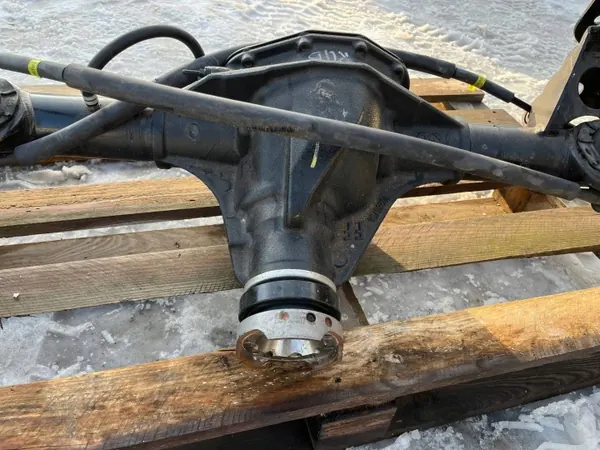 Achterdifferentieelbalk OEM 68576989AB Jeep Wrangler image 8