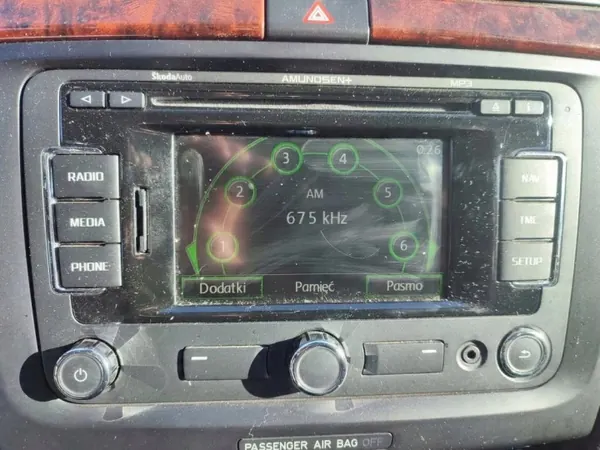Radio OEM 3T0035192E CD MP3 Navi pour Skoda Superb II image 2
