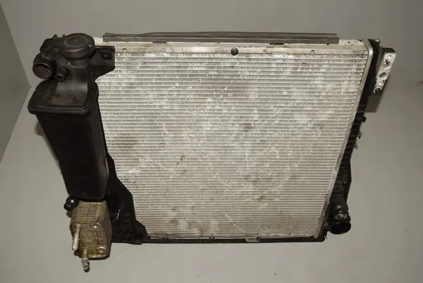 Ilmastointijäähdytin BMW X5 (E53) 3.0L Diesel OEM 7787040 image 3