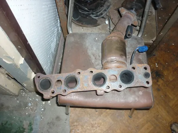Suzuki Jimny III 1.3 16V Avgasgrenrör OEM JIMNY KOLEKTOR / KATALIZATOR image 3