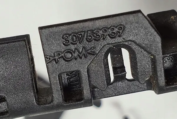 VOLVO S60 V60 framruta klipp 30753989 OE image 3