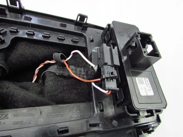 Poignée de levier de vitesse Peugeot 508 OEM 9687660380 2010-2014 image 9