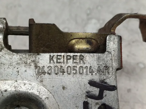 VW Karmann Ghia 55-74 Höger Dörrlås OEM 1430405014.4R image 5