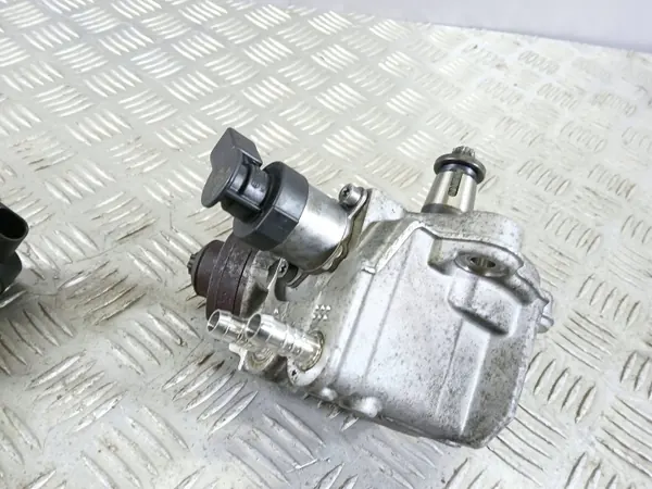 BMW 5 F10 F11 ruiskutusjärjestelmä OEM 0445010517 image 10
