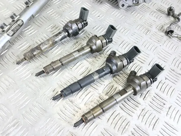 BMW 5 F10 F11 ruiskutusjärjestelmä OEM 0445010517 image 3