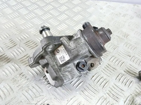 BMW 5 F10 F11 ruiskutusjärjestelmä OEM 0445010517 image 9