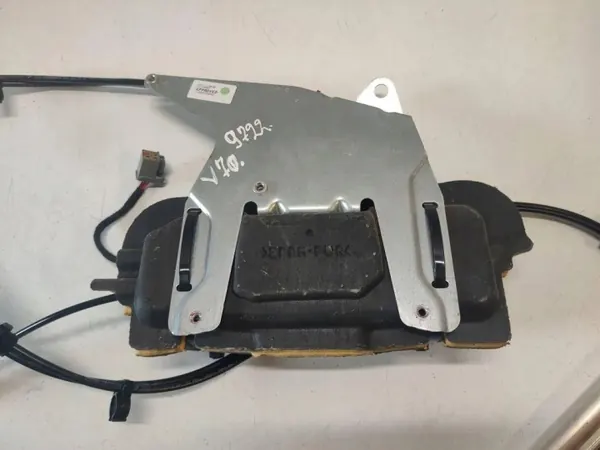 Hydrauliikkapumppu OEM 30716759 Volvo V70 II 2.4L Diesel image 4