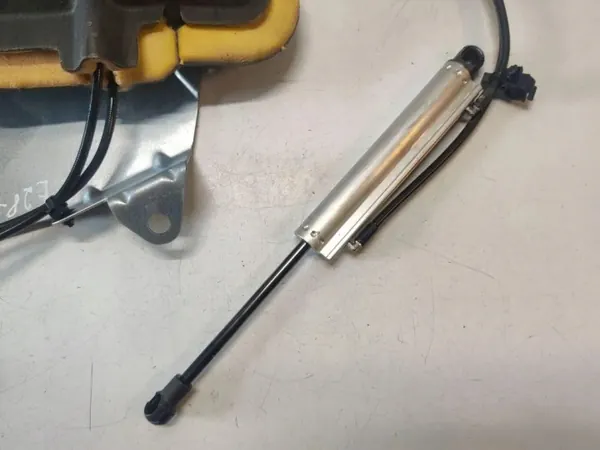Hydrauliikkapumppu OEM 30716759 Volvo V70 II 2.4L Diesel image 7