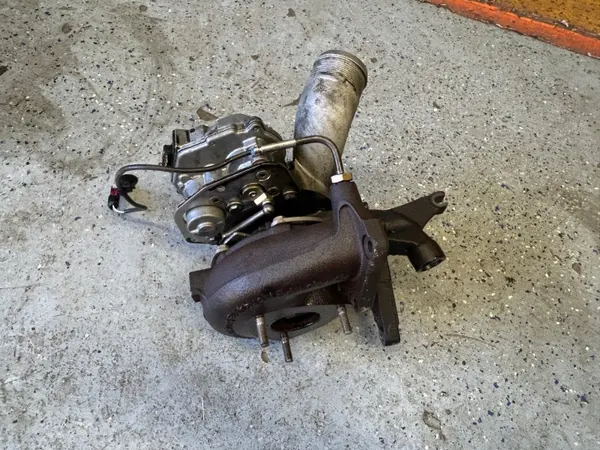 Turbo Volkswagen Touareg 3.0 TDI OEM 059145715F - Usado image 5