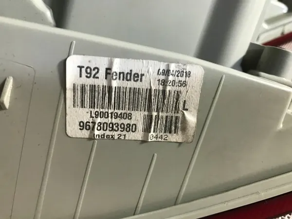 Lámpara trasera izquierda Peugeot 308 II T9 Kombi image 5