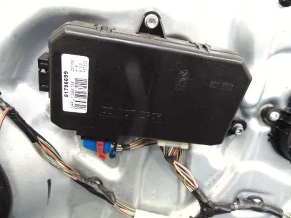 Elevador de vidro dianteiro direito FIAT CROMA II 1.9CDTI 51796699 image 2