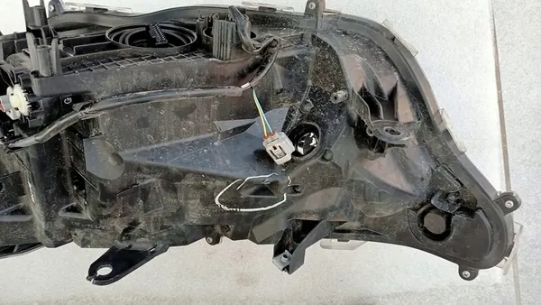 Faros Derecho Toyota RAV4 V 19- OEM 81145-42842 image 6