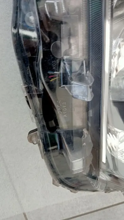 Faros Derecho Toyota RAV4 V 19- OEM 81145-42842 image 8