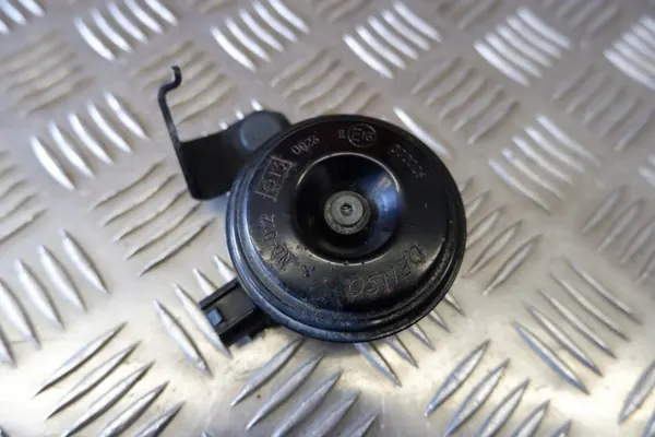 Tuta Toyota Prius IV OEM 86560-47050 - Begagnad image 2