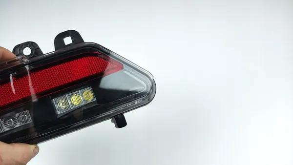 Luz trasera de parachoques derecho RENAULT CAPTUR II LED (DR328) image 4