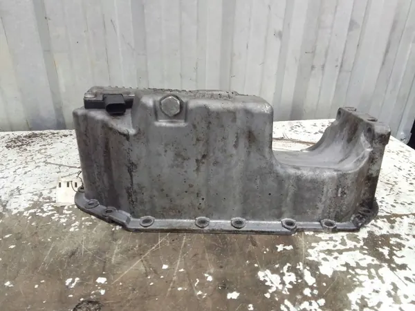 Oljetank 032103603AB VW Golf IV 1.4 image 4