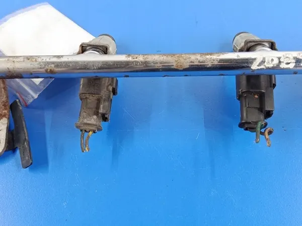 CHRYSLER PT CRUISER 2.4 Rampe de carburant 04891345AA image 3