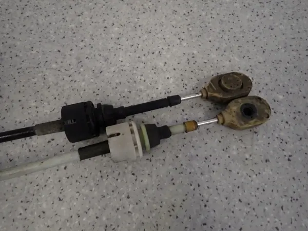 Suzuki Swift 05-07 Diesel Vaihteiston Linkit OEM image 3