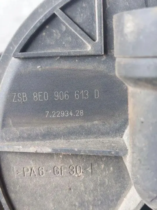 Pompe à carburant OEM 8E0959253B pour Audi A4 3.0L 2004 image 4