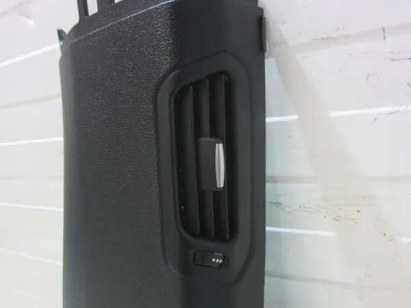 BMW X5 F15 B-stijlafdekking Rechts OEM 51437382338 image 3