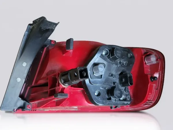 Lámpara trasera izquierda Audi A4 B8 Lift Sedan image 5